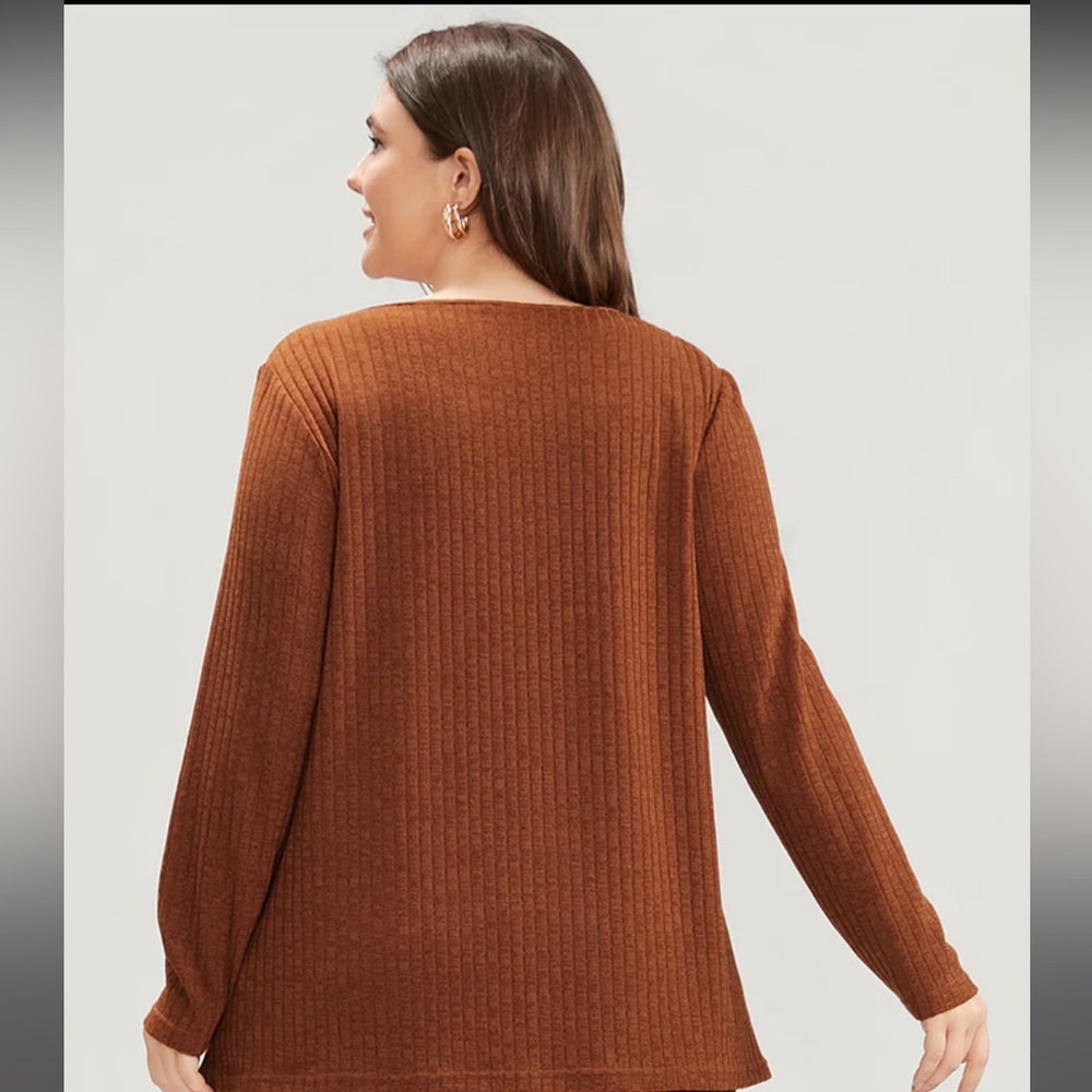 Round Neck Button Detail Ribbed Knit Sweater - Picture 3 of 8